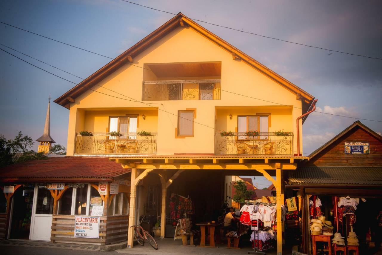 Casa Pop Hotel Sapinta Exterior photo