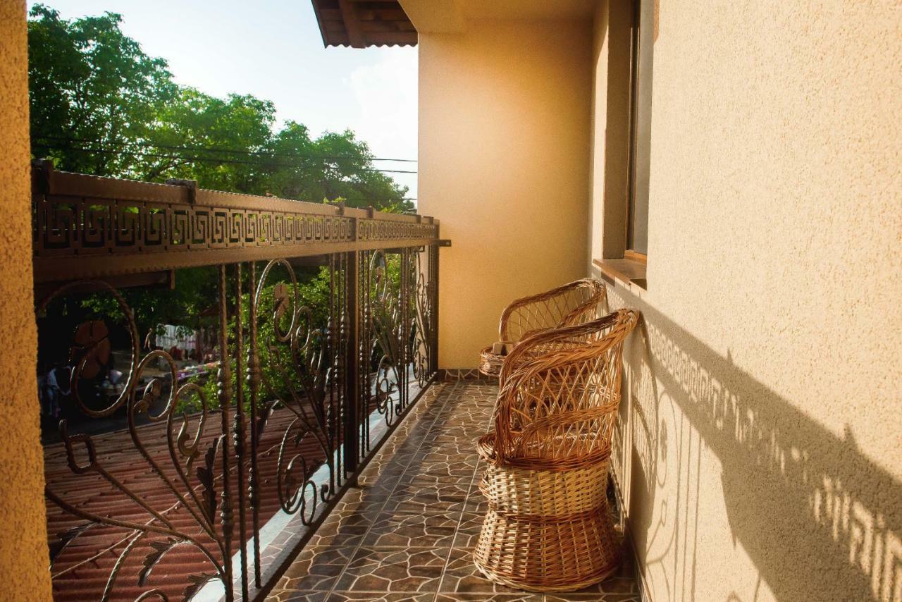 Casa Pop Hotel Sapinta Exterior photo