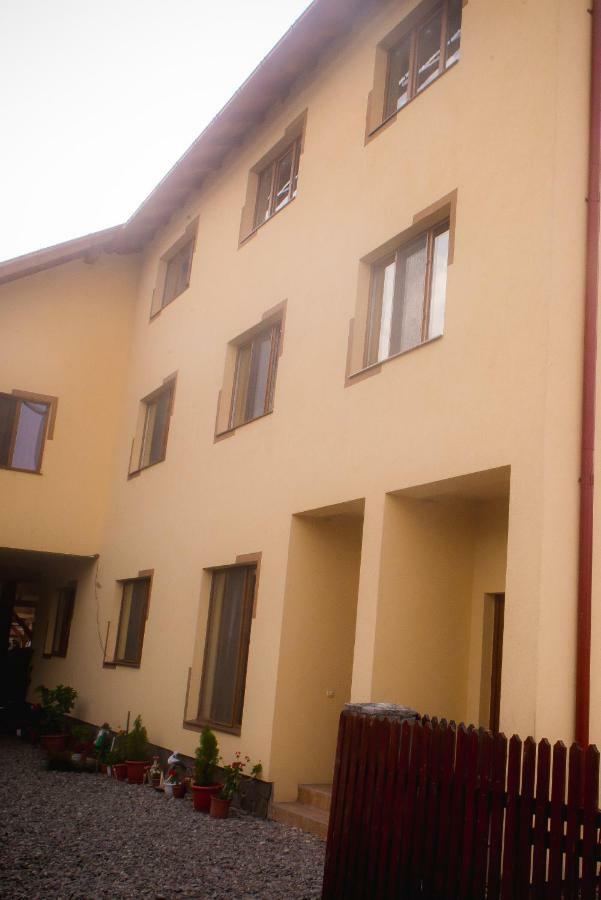 Casa Pop Hotel Sapinta Exterior photo